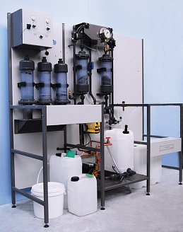 Banco para estudio y prácticas de tratamiento de agua para circuitos de vapor P7677