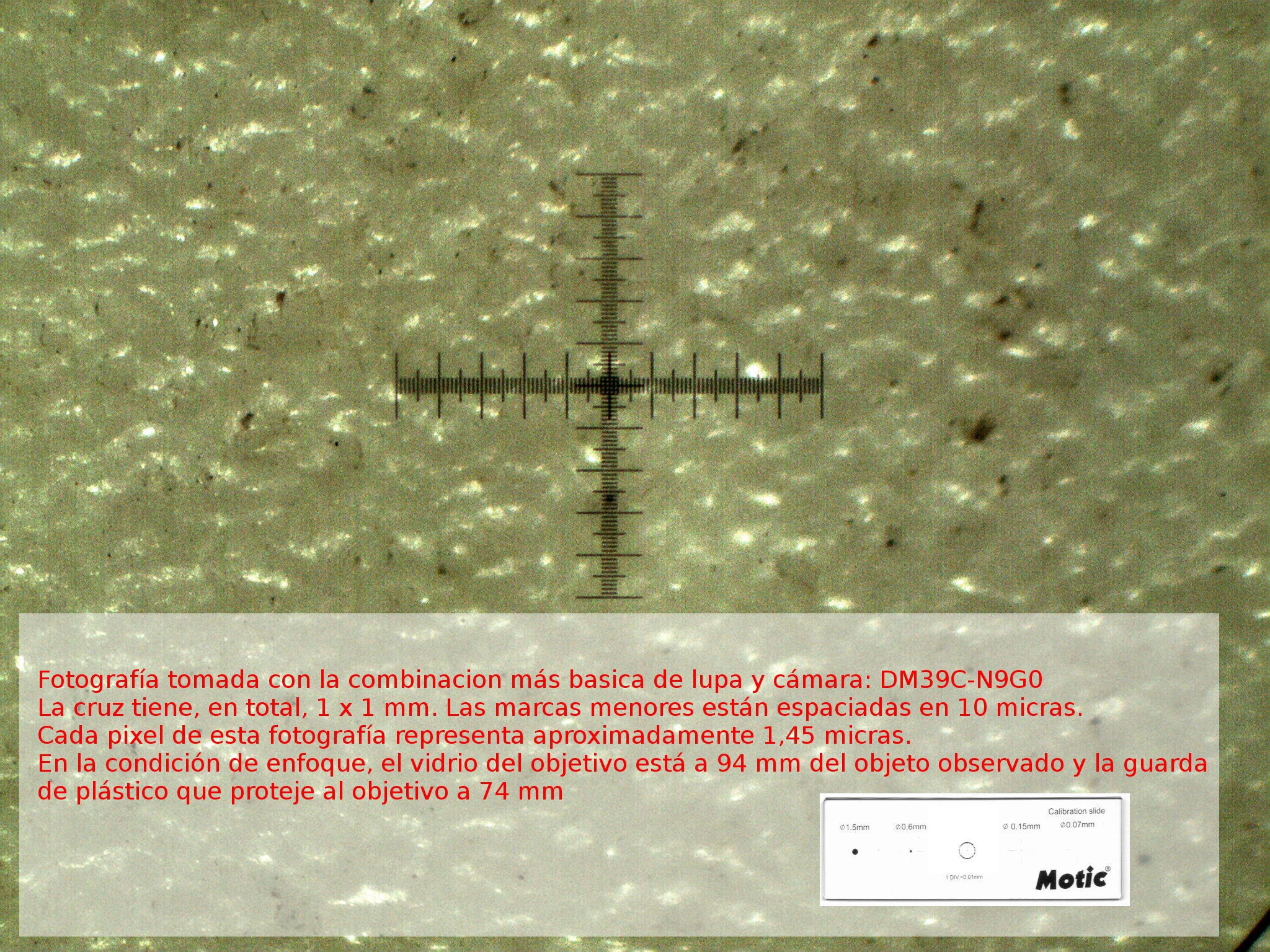 Foto de una referencia dimensional tomada con la lupa DM39C-N9GO a 40X