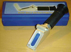 Refractómetro de mano 45-82 Brix c/luz y ATC RM 45 82 L ATC